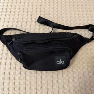 ALO Yoga Black Belt Bag for Men